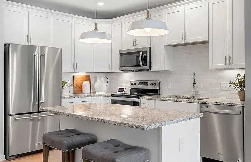 1 bed, 1.0 bath, 958 sqft, $1,650 — Photo 1