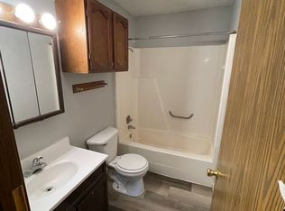 1350 Meadow Ln APT 3, Waterloo, IA 50701