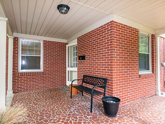 4th image of 1412 Western Ave