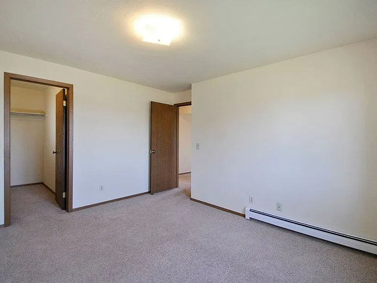 Apple Tree Apartments — Photo 23