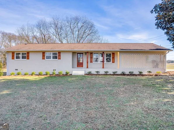 33 Cedarlane Dr, Royston, GA 30662