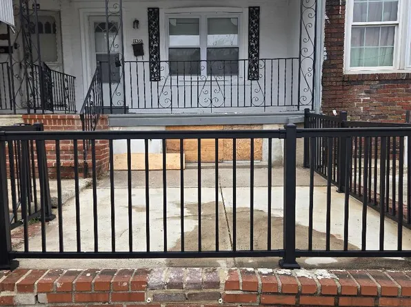 2635 S 70th St, Philadelphia, PA 19142