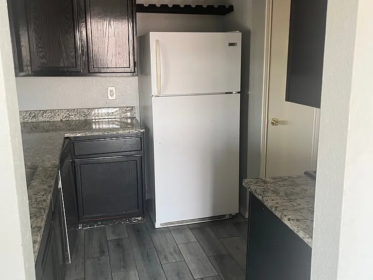 906 Wentwood Dr — Photo 18