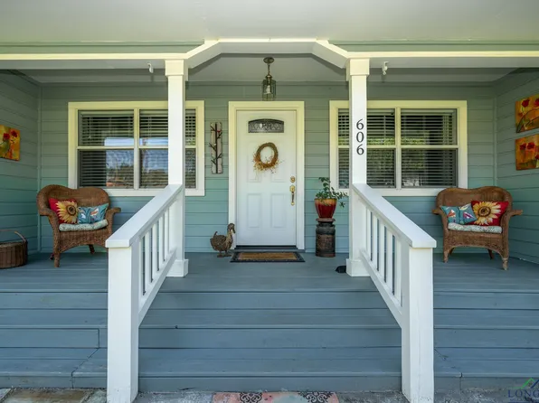 606 N Warren St, Overton, TX 75684