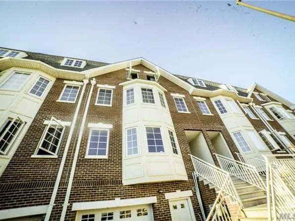 12047 Sunrise Ct, College Point, NY 11356
