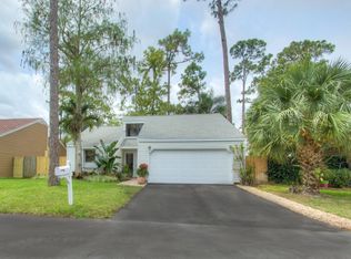 437 Park Forest Way, Wellington, FL 33414