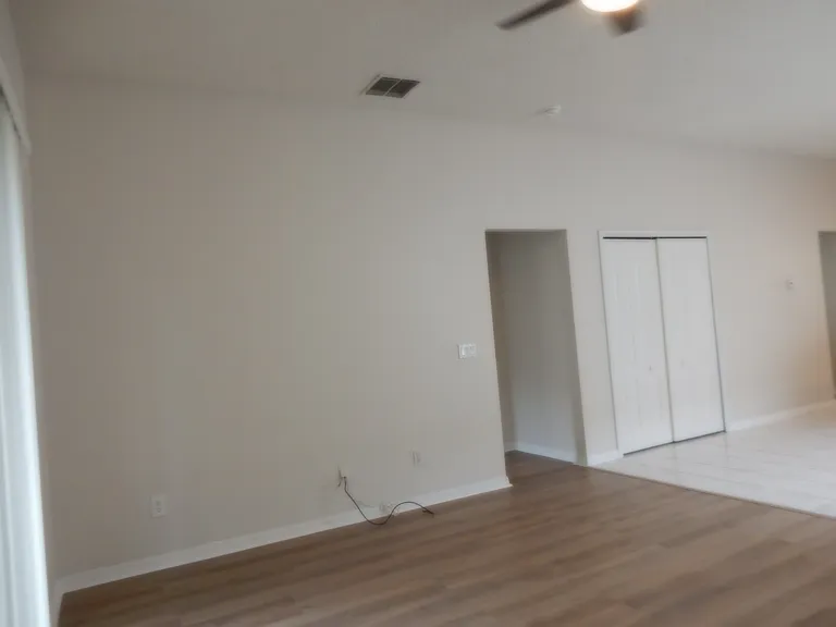 902 Cherry Valley Way — Photo 7