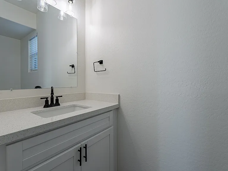 55 W Thomas Ln — Photo 8