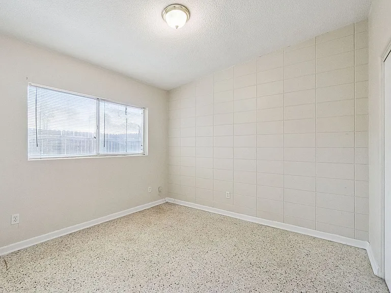 1416 Beatrice Dr — Photo 9
