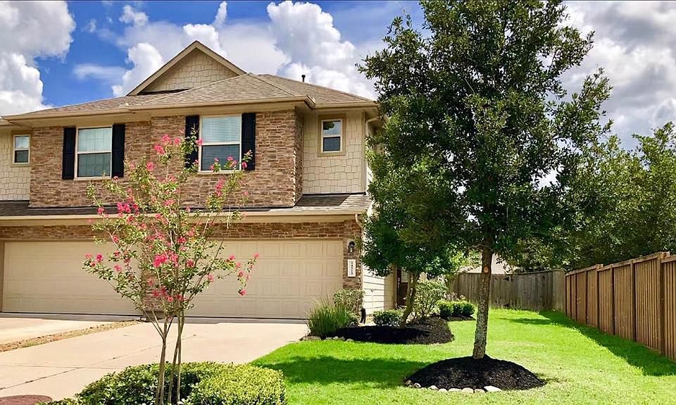 1st image of 24515 Folkstone Cir