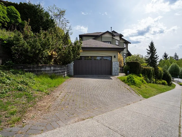 2555 Skilift Rd — Photo 2