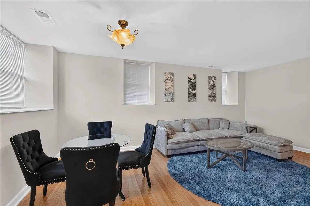 2 bed, 945 sqft, $1,850 — Photo 4