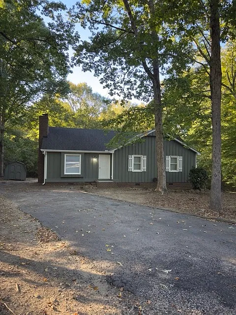 4 bed, 2.0 bath, $1,580 — Photo 2