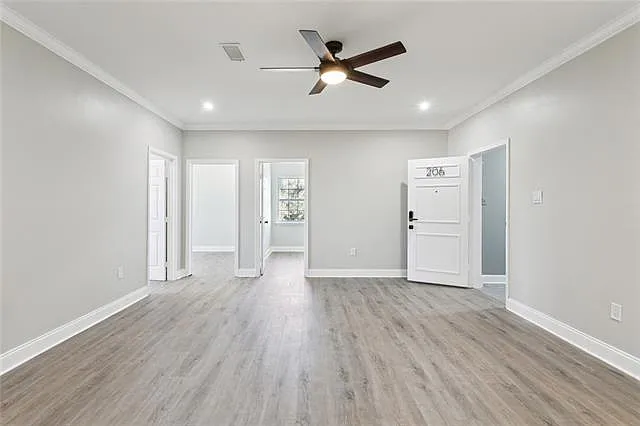 3 bed, 1.0 bath, 1800 sqft, $1,800 — Photo 2