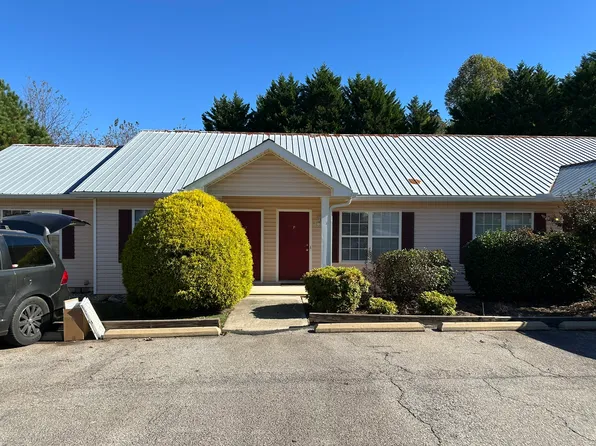 683 Grant St APT Q, Clarkesville, GA 30523
