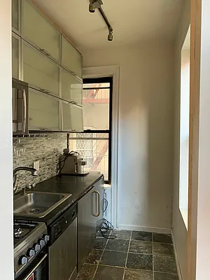 Sold by RC Realty Group of New York Inc | media 8