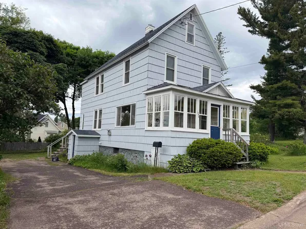1006 2nd St, Hancock, MI 49930