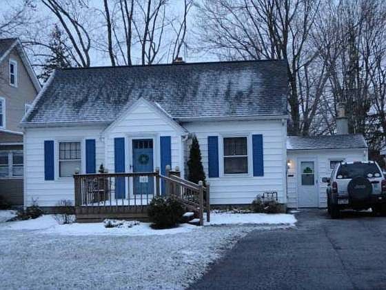 2nd image of 143 Akron St
