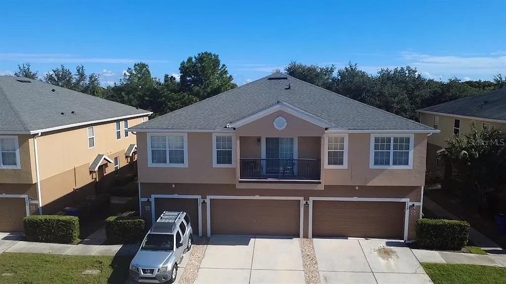 3 bed, 2.5 bath, 1588 sqft, $1,800 — Photo 1
