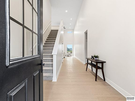 4th image of 1649 Ridge Way