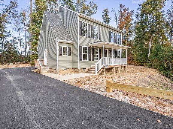 2nd image of 3012 Shady Hollow Cir