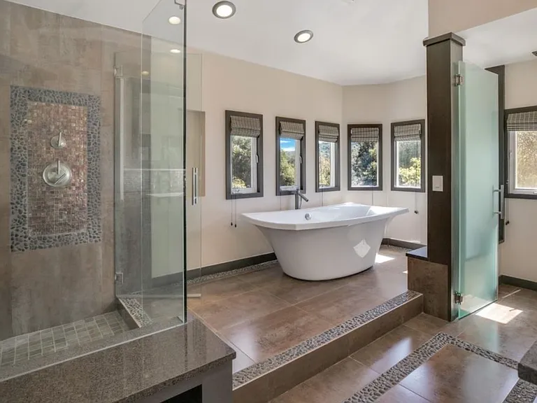 18233 Saratoga Los Gatos Rd — Photo 13