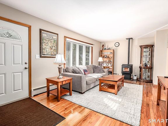 2nd image of 46 Jeanette Road