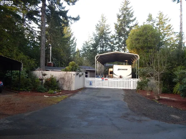 254 Outer Dr, Florence, OR 97439