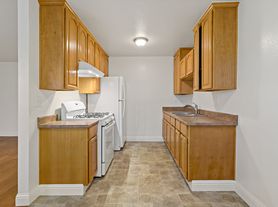 21 Leisure Ln, El Sobrante, CA