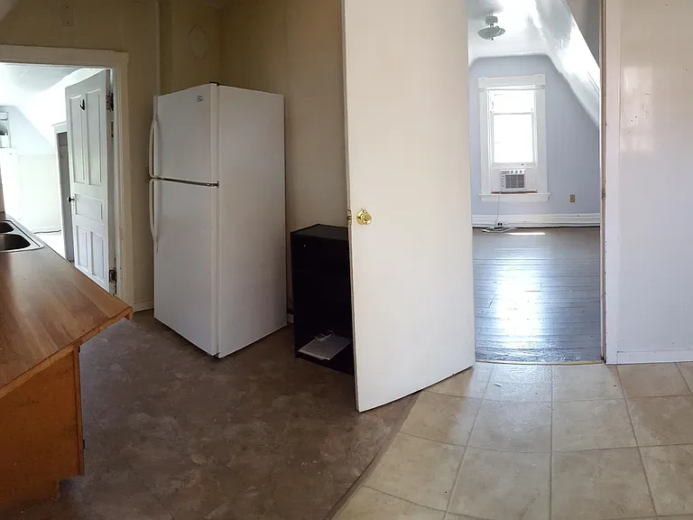 3914 Regent Ave — Photo 9
