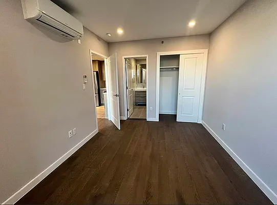 Rented by E Realty International Corp | media 10