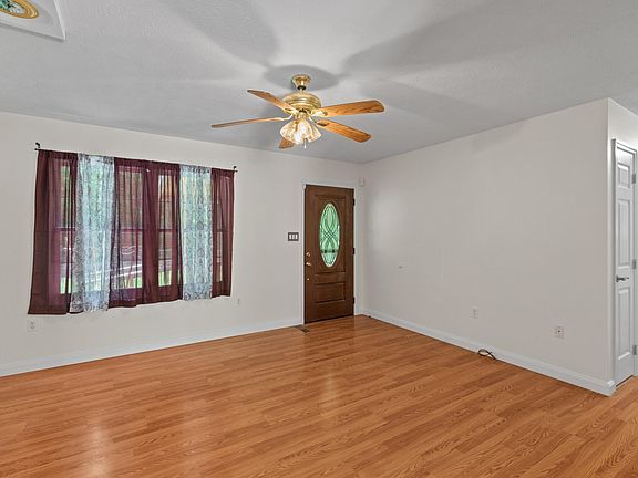 4th image of 3084 Sherm Mountain Rd