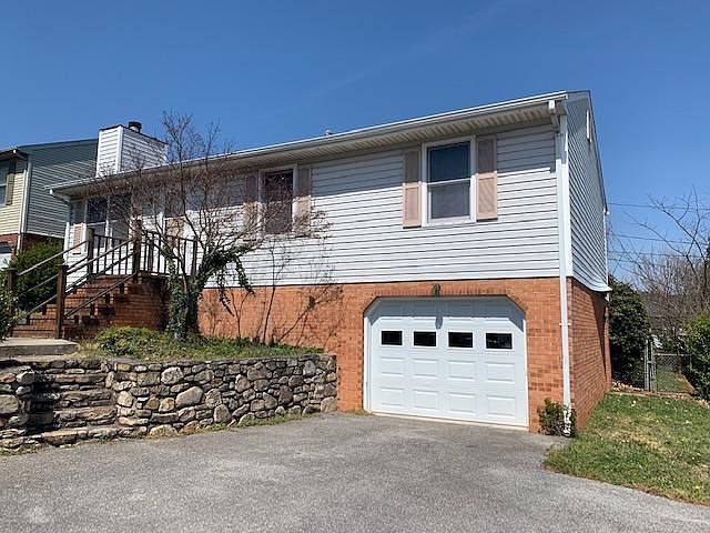 1st image of 1343 Roanoke Blvd