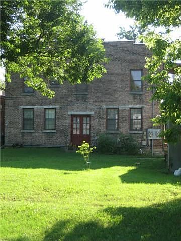 1st image of 102 Vine St
