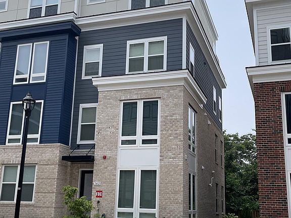 3rd image of 3612 Farr Ave