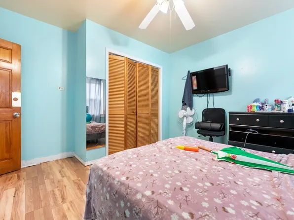 220 Armstrong Avenue image 10 of 12