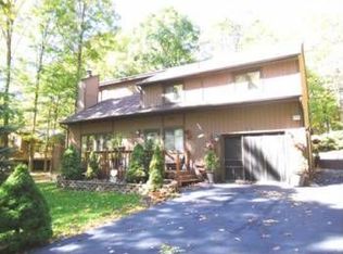 175 Gold Finch Rd, Bushkill, PA 18324