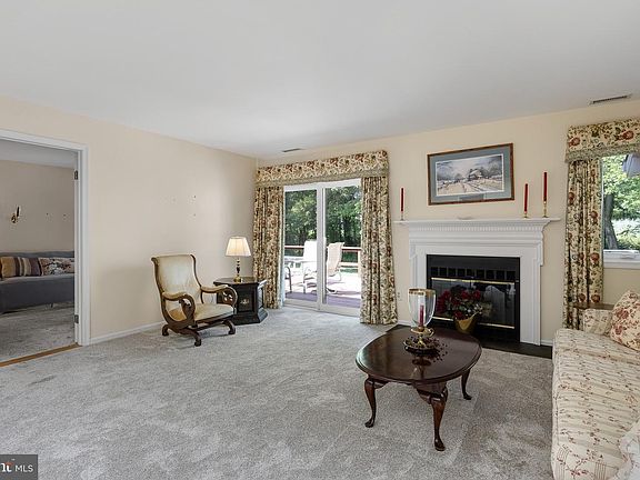 4th image of 971 Kennett Way #971