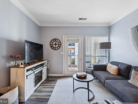 5th image of 4862 Eisenhower Ave Unit 369