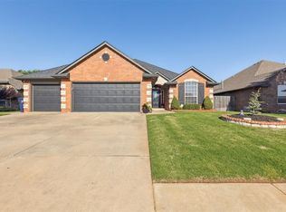 2825 Busheywood Dr, Yukon, OK 73099