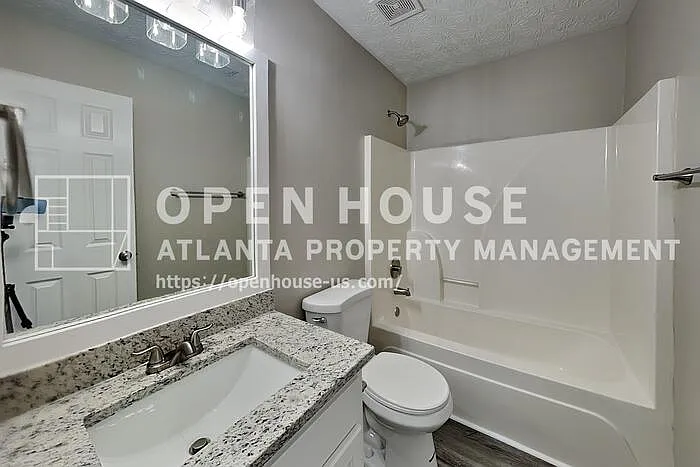 658 Castlebrooke Way SE — Photo 18