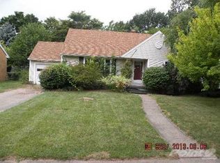 2218 Pleasant Grove Rd, Lansing, MI 48910