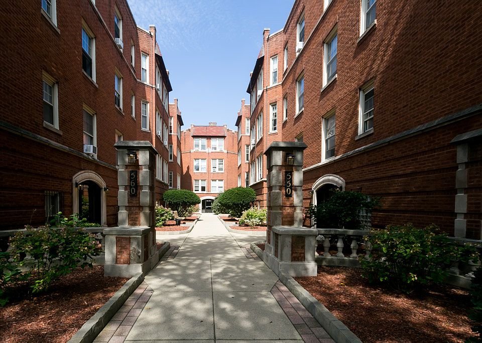 1st image of 552 W Aldine Ave APT 1N