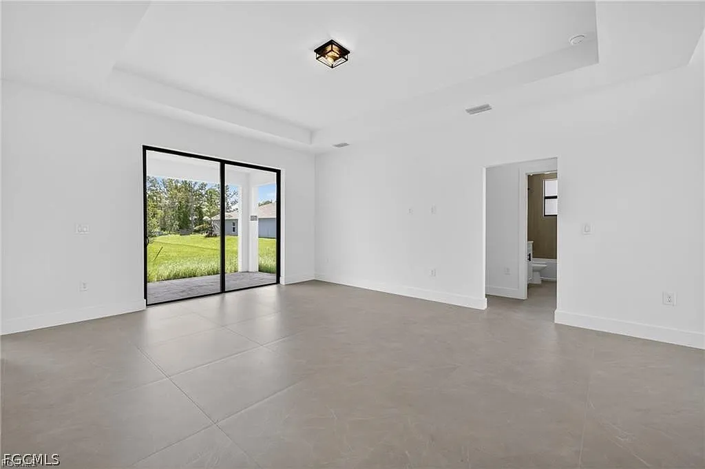 3 bed, 2.0 bath, 1545 sqft, $2,100 — Photo 3