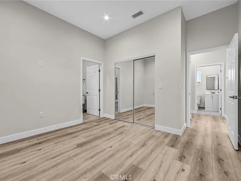 9998 1/2 Louise Ave — Photo 7