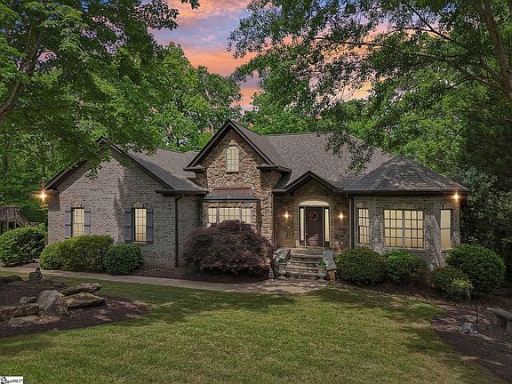 2nd image of 114 Walnut Creek Way