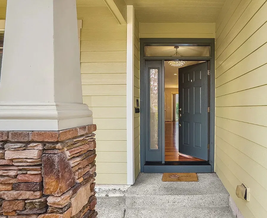 5 bed, 2742 sqft, $3,270 — Photo 4