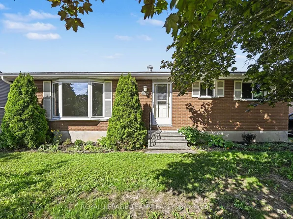 855 Kedrosky Dr, Renfrew, ON K7V 4C8