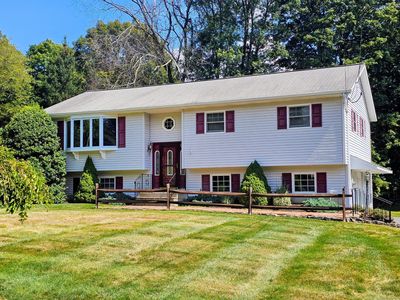 3 Robinhood Road, Danbury, CT, 06811