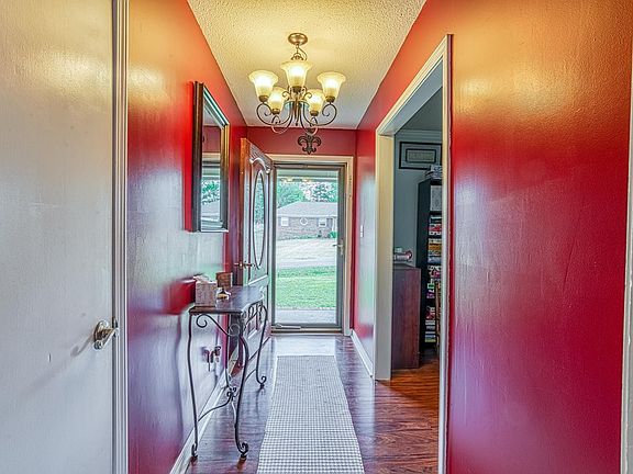 2nd image of 221 Southland Dr